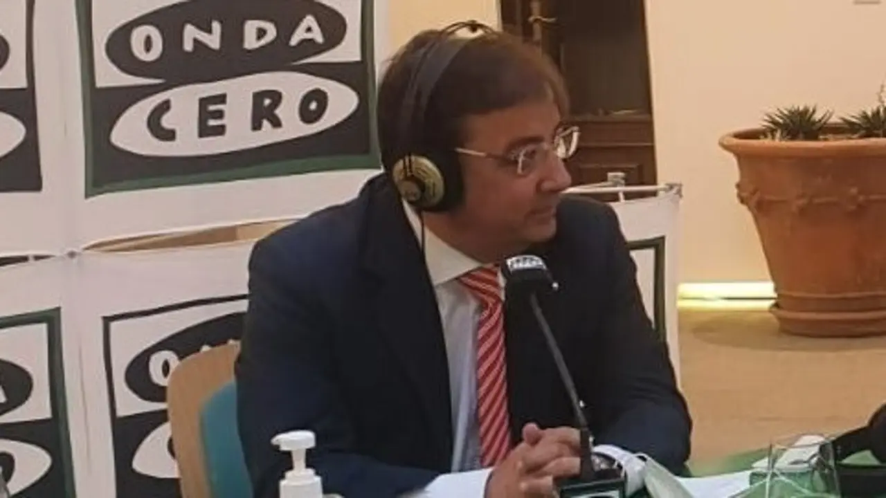 El presidente de la Junta de Extremadura, Guillermo Fern&aacute;ndez Vara, en una entrevista en Onda Cero