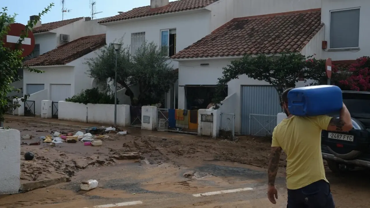 Destrozos y calles inundadas tras el paso de la tormenta de este mi&eacute;rcoles en el municipio de Alcanar, a 2 de septiembre de 2021, en una imagen de archivo