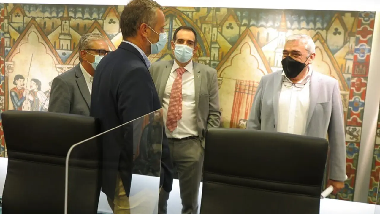 Imagen de un instante de la reuni&oacute;n de la Junta de Portavoces