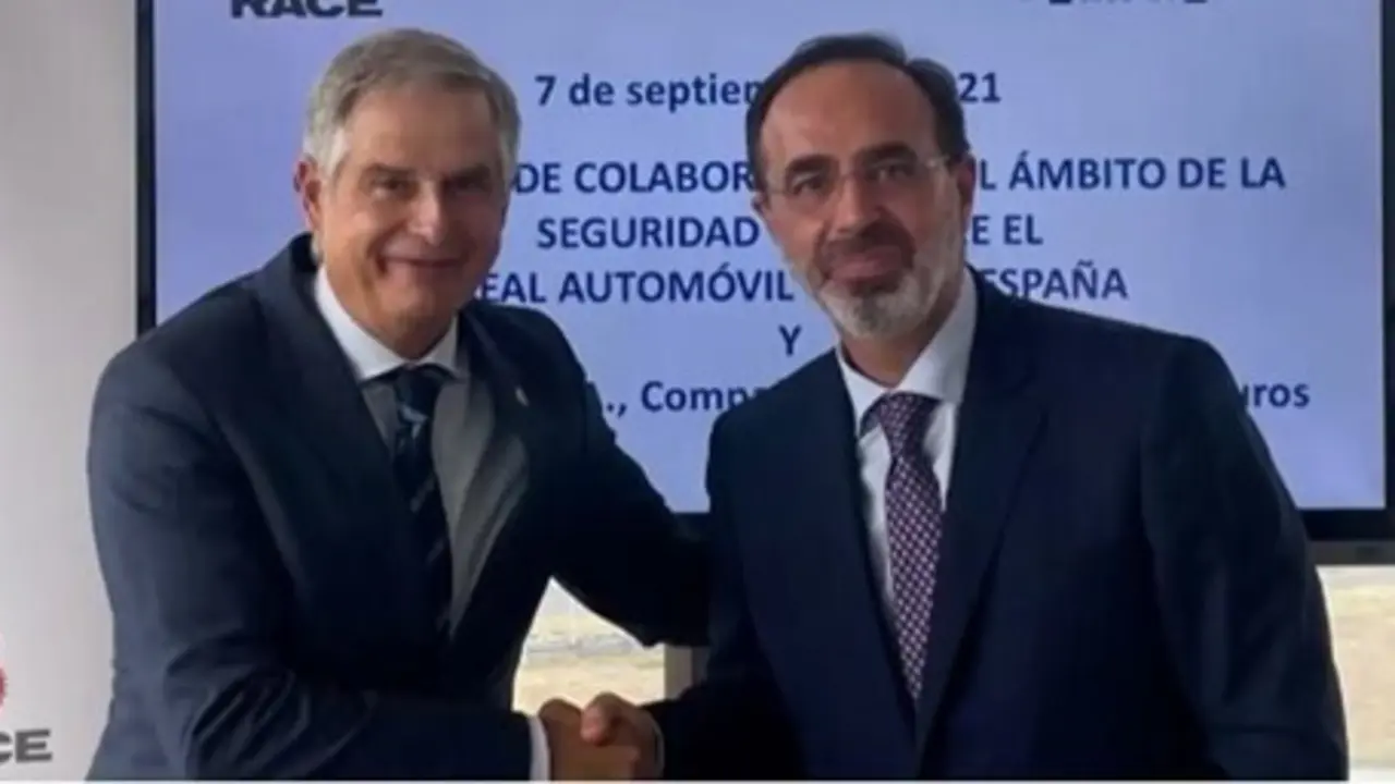El presidente del RACE, Carmelo Sanz, y el consejero director general de Santaluc&iacute;a, Andr&eacute;s Romero