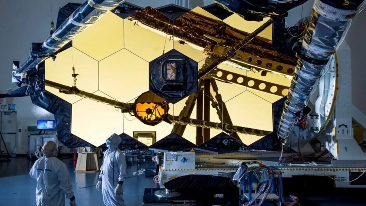 Archivo - Ensayo del espliegue del espejo secundario del telescopio espacial James Webb