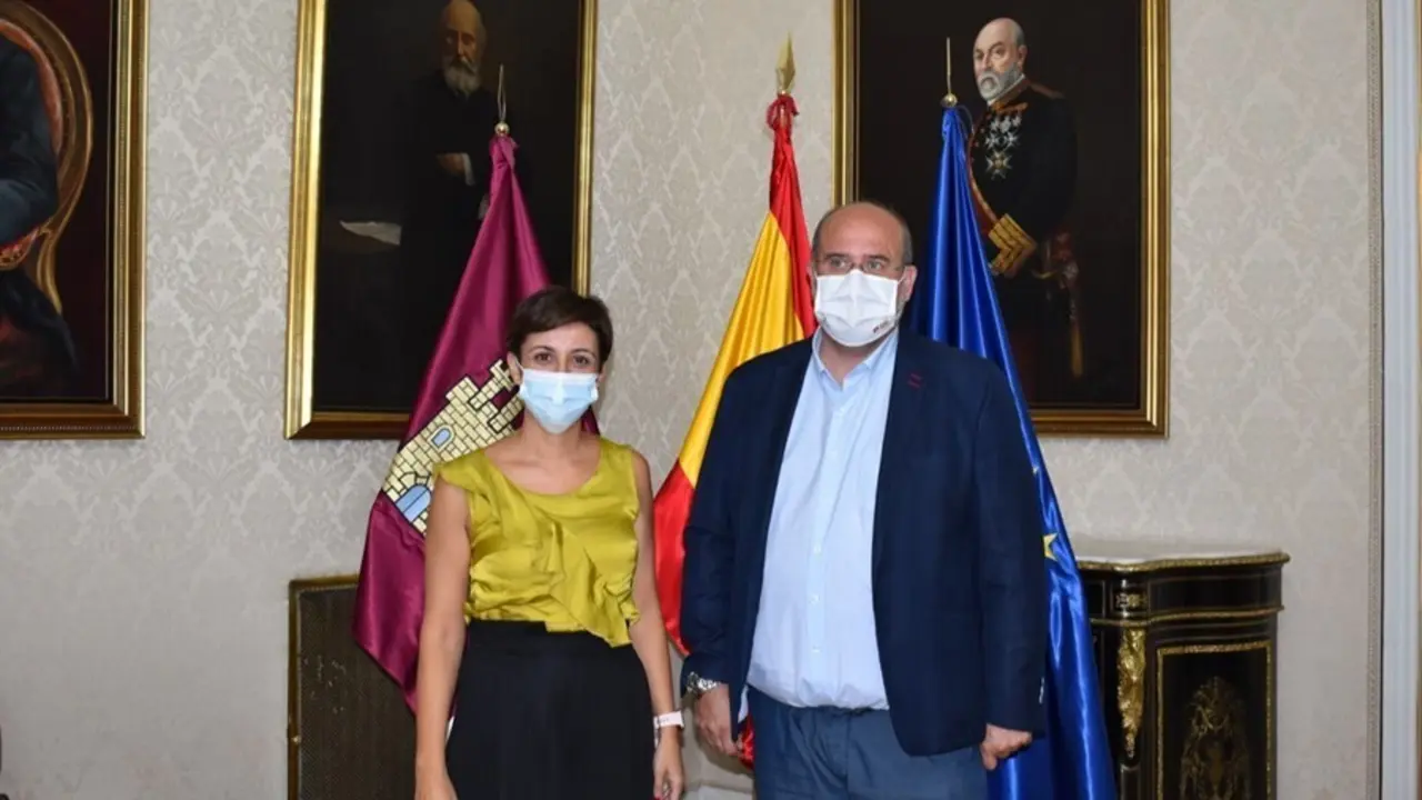 La ministra de Pol&iacute;tica Territorial, Isabel Rodr&iacute;guez, y el vicepresidente de Castilla-La Mancha, Jos&eacute; Luis Mart&iacute;nez Guijarro,