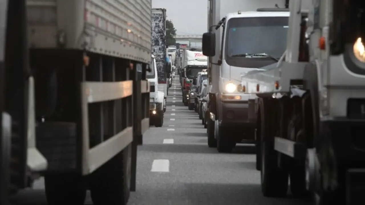 Casi un tercio de los camiones en Espa&ntilde;a emiten niveles peligrosos de contaminaci&oacute;n, seg&uacute;n T&E