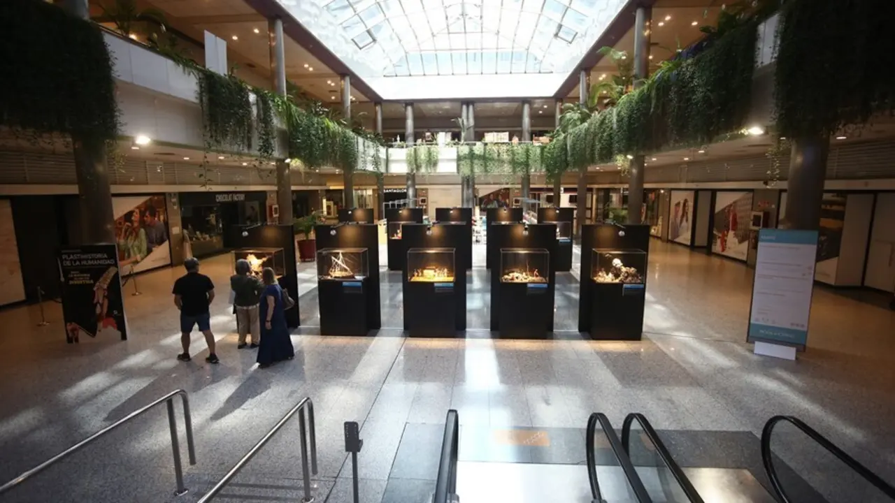 Archivo - Centro Comercial