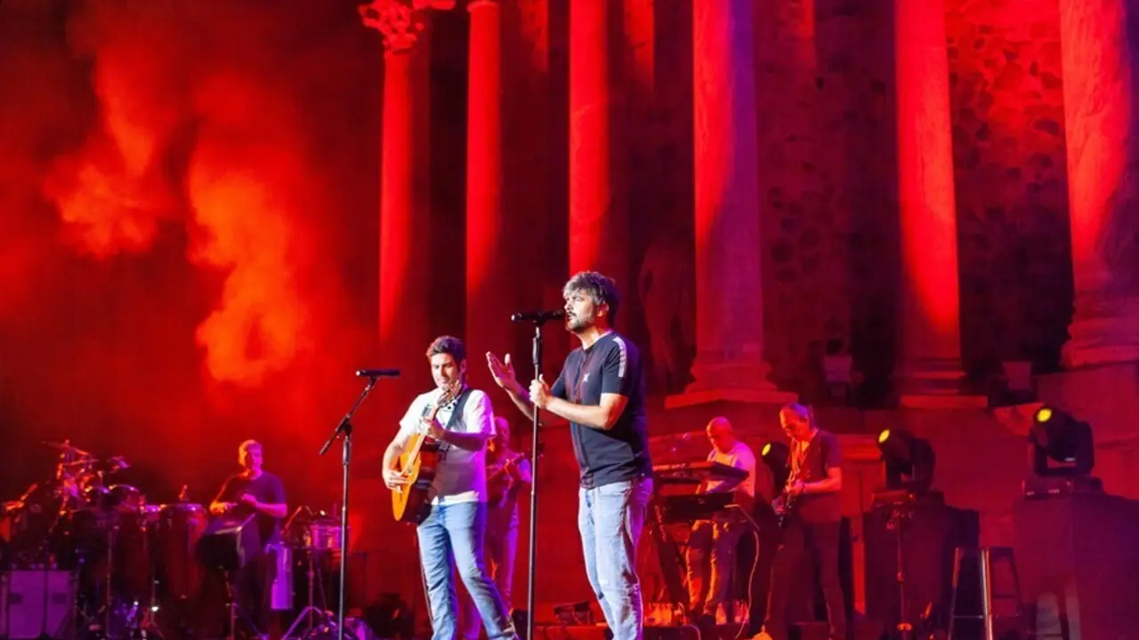 Estopa, en su concierto en el teatro romano de M&eacute;rida.
