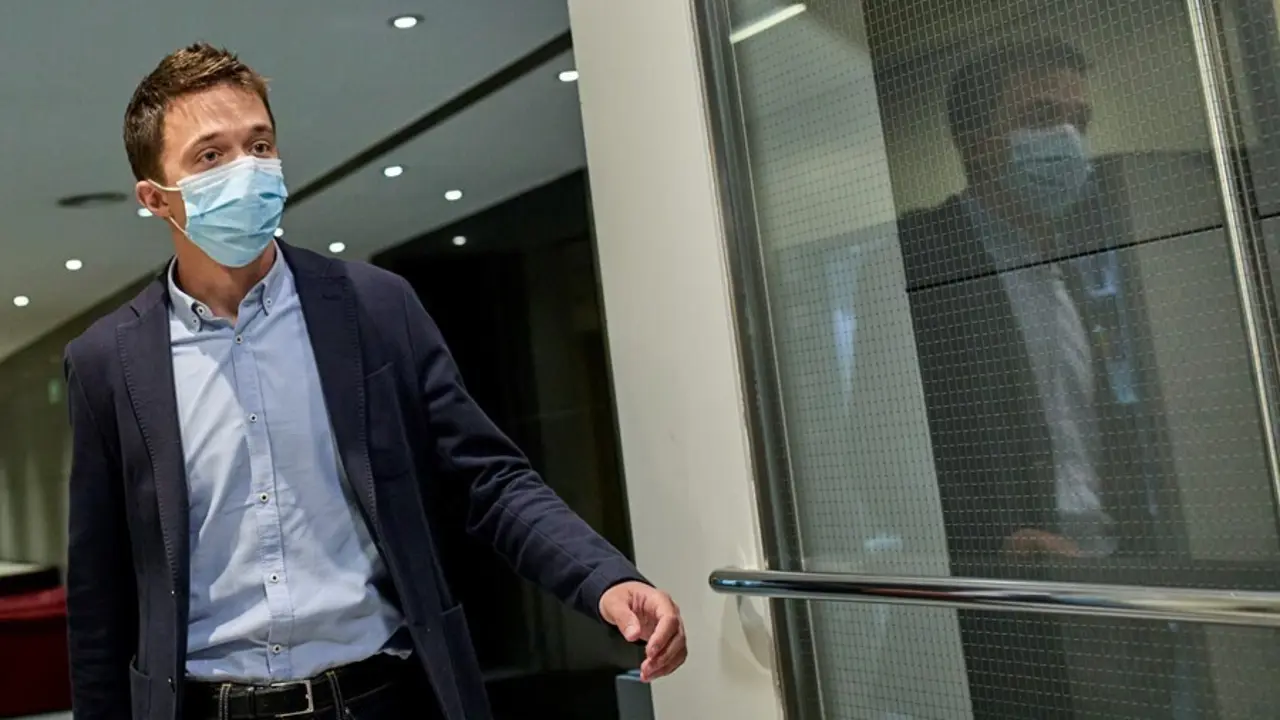 Archivo - El l&iacute;der de M&aacute;s Pa&iacute;s, &Iacute;&ntilde;igo Errej&oacute;n, a su llegada a una rueda de prensa anterior a una Junta de Portavoces, a 8 de junio de 2021, en la Sala Constitucional del Congreso de los Diputados, Madrid, (Espa&ntilde;a).