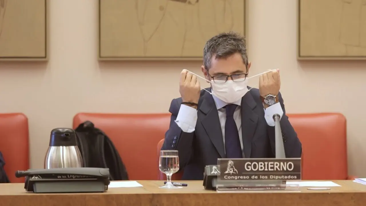 El ministro de la Presidencia, Relaciones con las Cortes y Memoria Democr&aacute;tica, F&eacute;lix Bola&ntilde;os, a su llegada para comparecer en la Comisi&oacute;n Constitucional en el Congreso de los Diputados, a 9 de septiembre de 2021, en Madrid (Espa&ntilde;a).  Bola&ntilde;os comparece a 