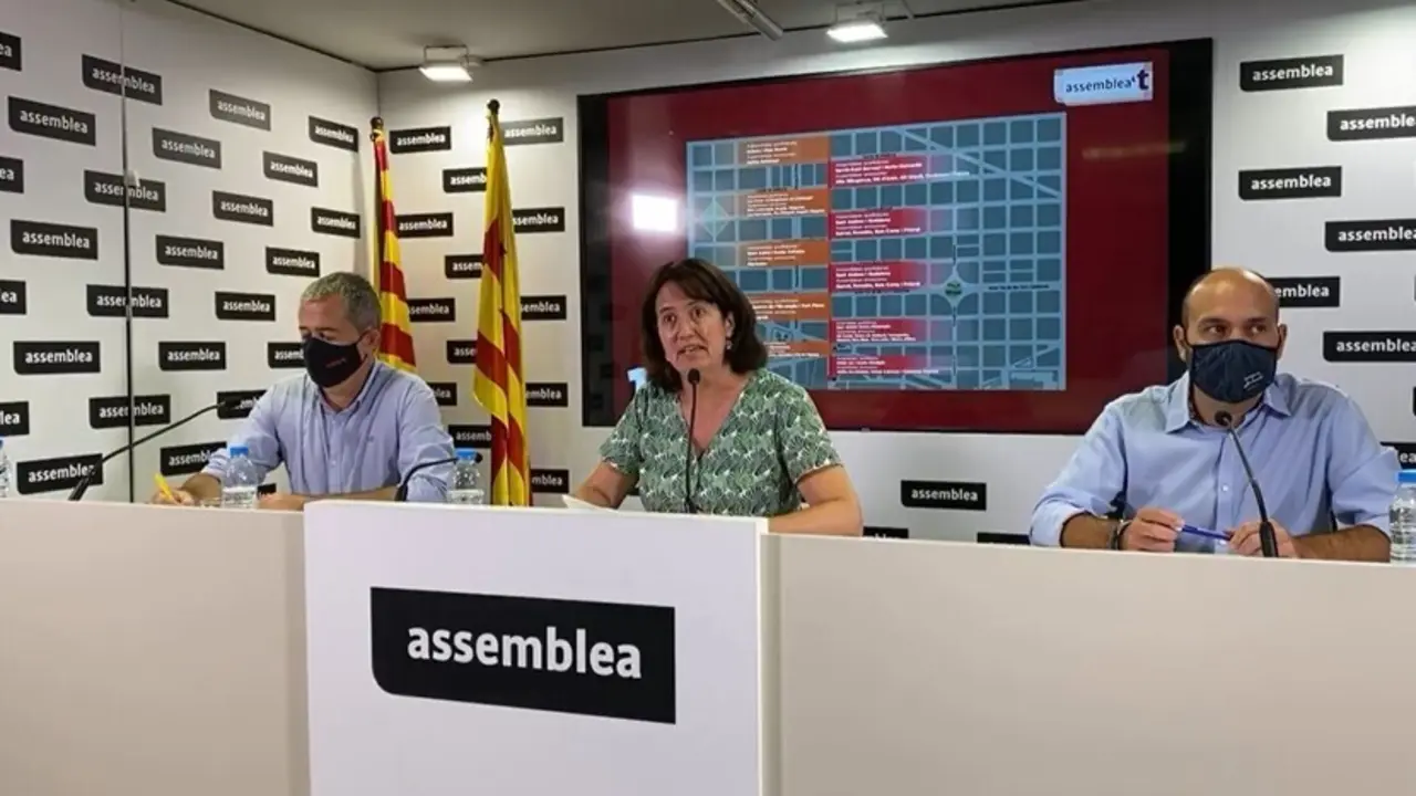 El presidente de la AMI, Jordi Gaseni, la de la ANC, Elisenda Paluzie, y el vicepresidente de &Ograve;mnium, Marcel Mauri.