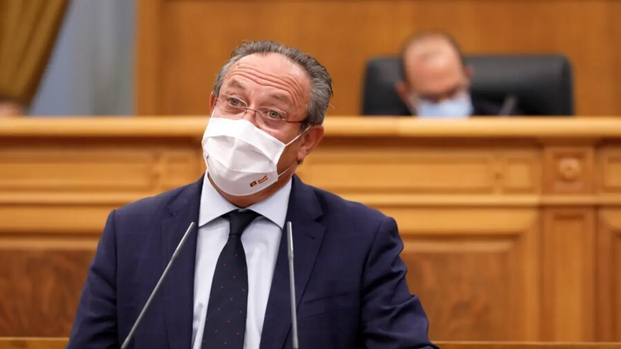 El Consejero De Hacienda Y Administraciones P&uacute;blicas, Juan Alfonso Ruiz Molina, En El Pleno De Las Cortes.