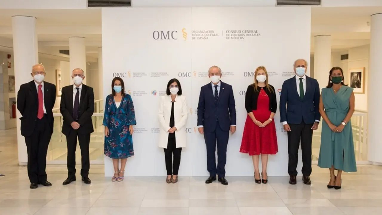 Acto de toma de posesi&oacute;n de la nueva Comisi&oacute;n Permanente del Consejo General de Colegios Oficiales de M&eacute;dicos de Espa&ntilde;a (CGCOM), que se ha celebrado este jueves en la sede del Ilustre Colegio Oficial de M&eacute;dicos de Madrid.