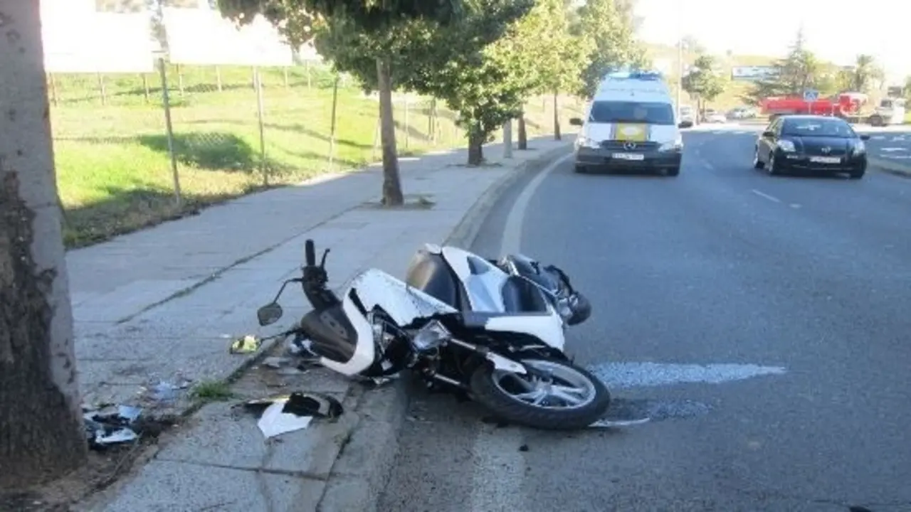 Archivo - Imagen de archivo de un accidente de moto