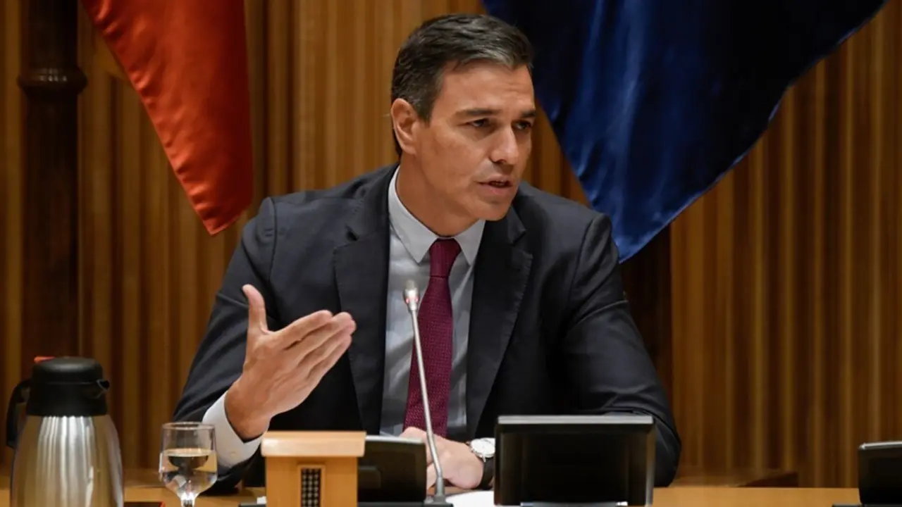 El secretario general del PSOE y presidente del Gobierno, Pedro S&aacute;nchez, interviene en la reuni&oacute;n interparlamentaria del Grupo Parlamentario Socialista en el Congreso de los Diputados, a 8 de septiembre de 2021, en Madrid (Espa&ntilde;a). 