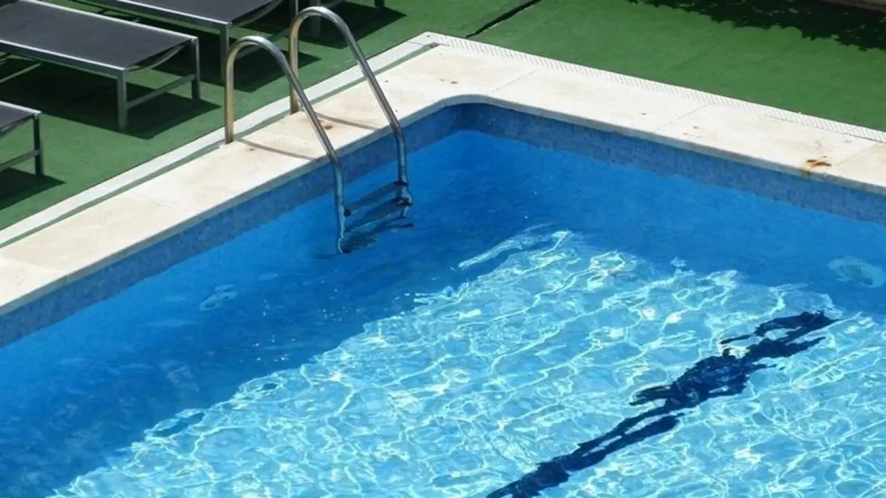 Archivo - Imagen de archivo de una piscina