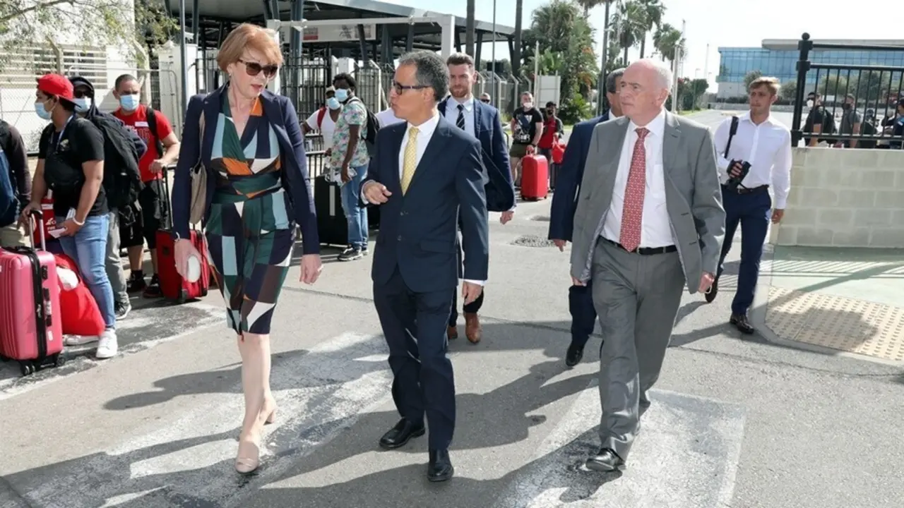 La ministra brit&aacute;nica para Europa, Wendy Morton, y el viceministro principal de Gibraltar, Joseph Garc&iacute;a