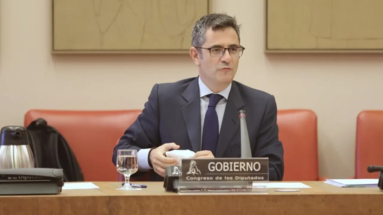 El ministro de la Presidencia, Relaciones con las Cortes y Memoria Democr&aacute;tica, F&eacute;lix Bola&ntilde;os, comparece en la Comisi&oacute;n Constitucional en el Congreso de los Diputados.