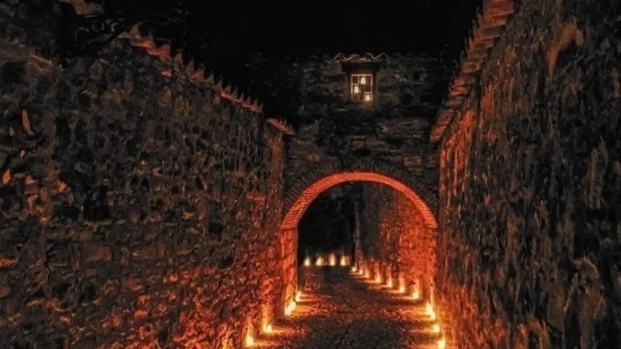 Cartel del 'Renacimiento a la luz de las velas'.