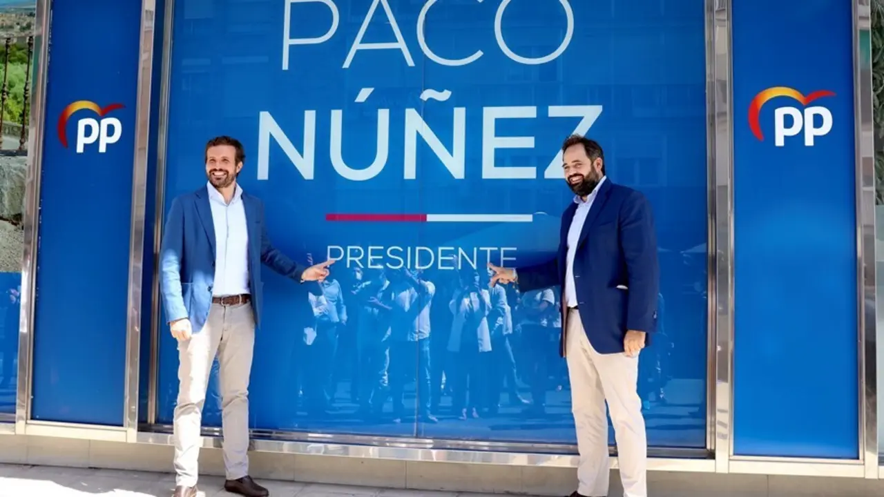 El presidente del PP Pablo Casado junto al presidente del PP Castilla-La Mancha Paco N&uacute;&ntilde;ez