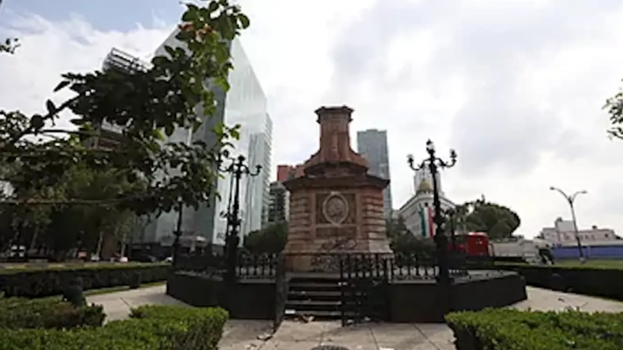 Panor&aacute;mica del pedestal en el que se situaba la estatua de Col&oacute;n.S&aacute;shenka Guti&eacute;rrezEFE