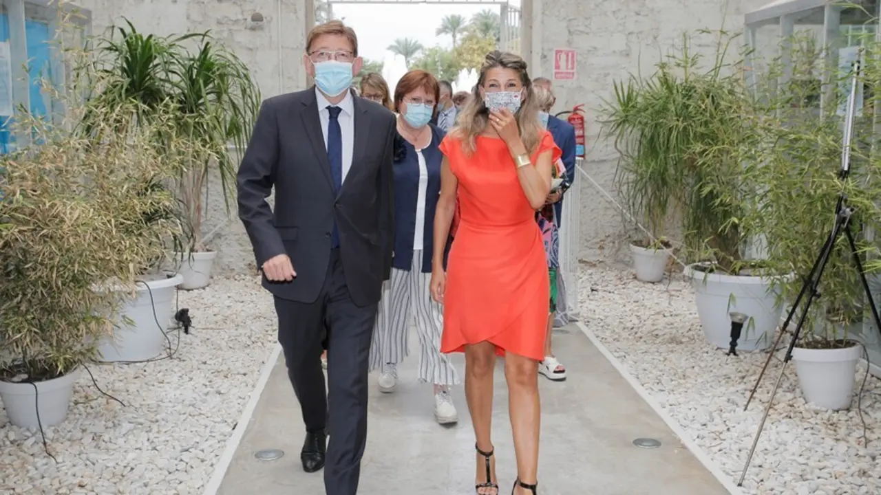 El president de la Generalitat valenciana, Ximo Puig, recibe a la vicepresidenta segunda y ministra de Trabajo y Econom&iacute;a Social  Yolanda D&iacute;az, antes de su reuni&oacute;n en el Sede Casa Mediterr&aacute;neo, 