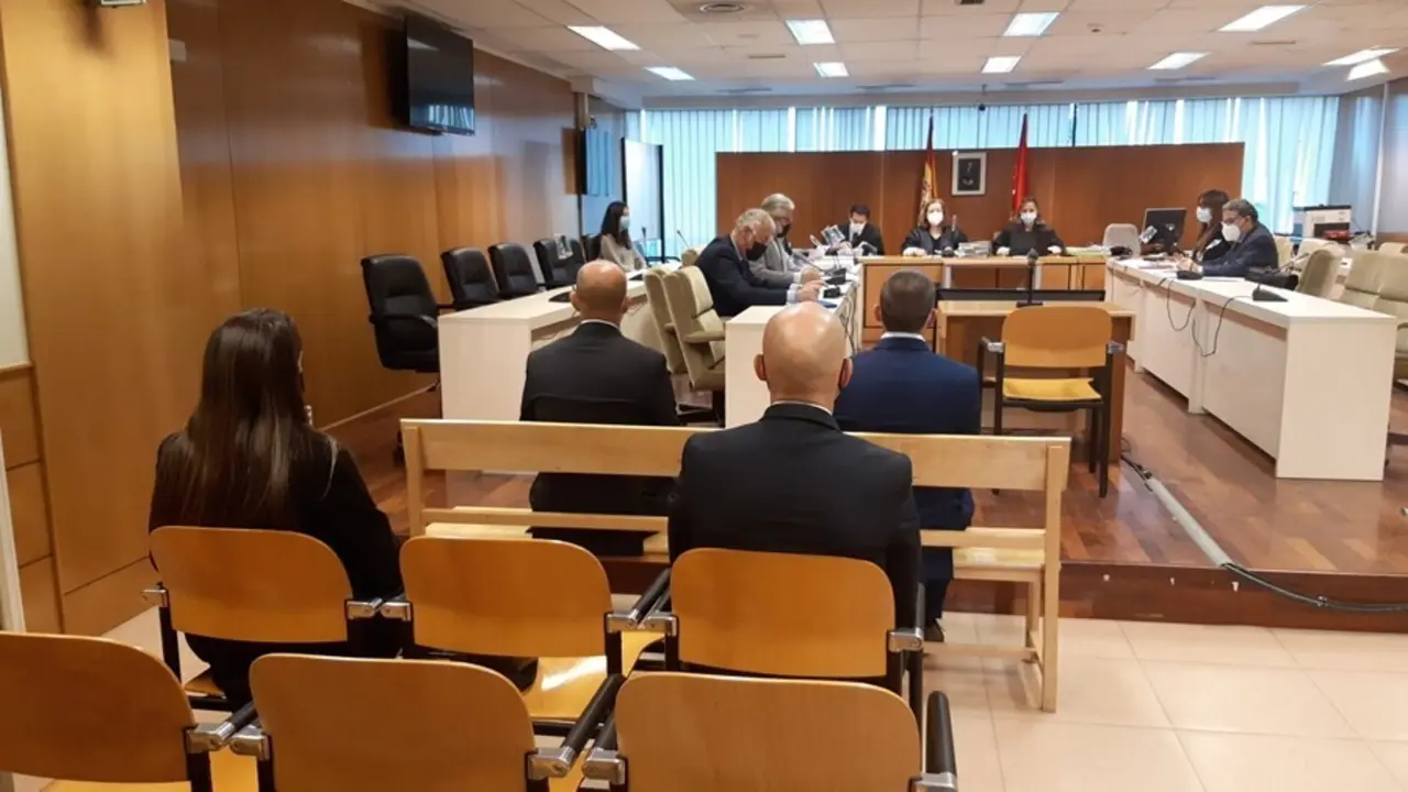 Agentes de la Polic&iacute;a Nacional acusados de golpear a un joven en las fiestas de Legan&eacute;s.