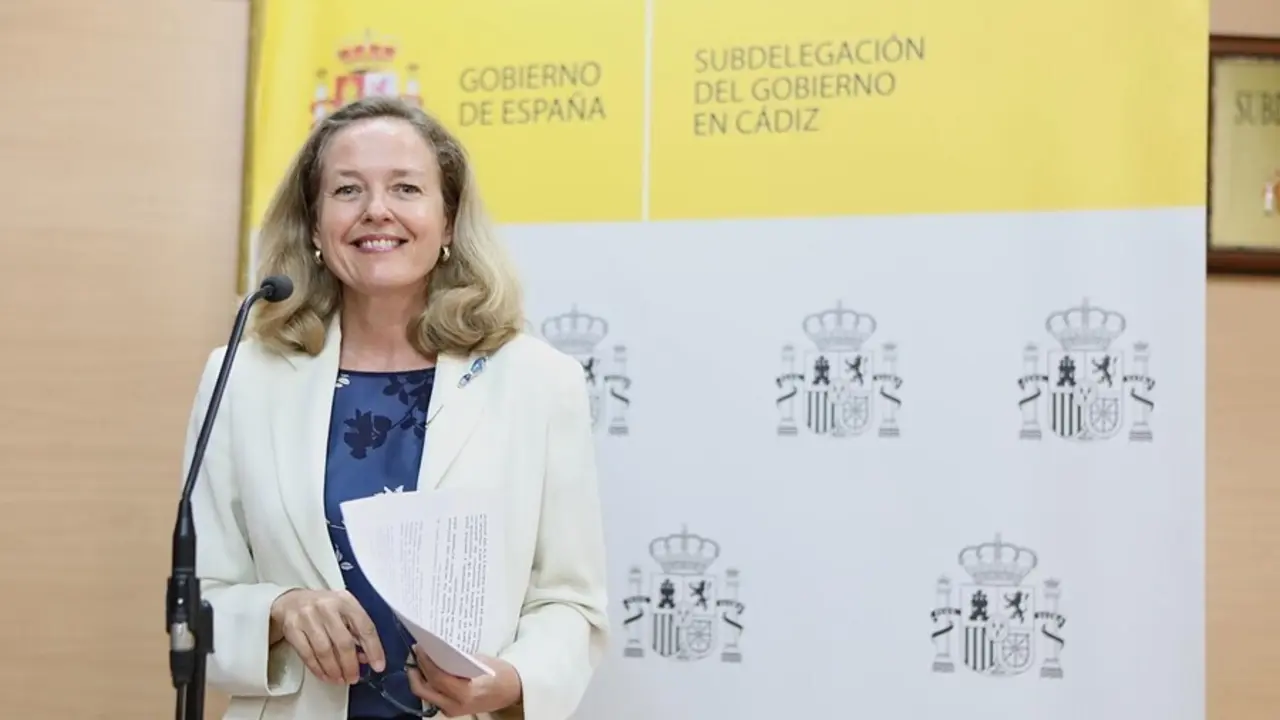 La vicepresidenta primera y ministra de Asuntos Econ&oacute;micos, Nadia Calvi&ntilde;o.