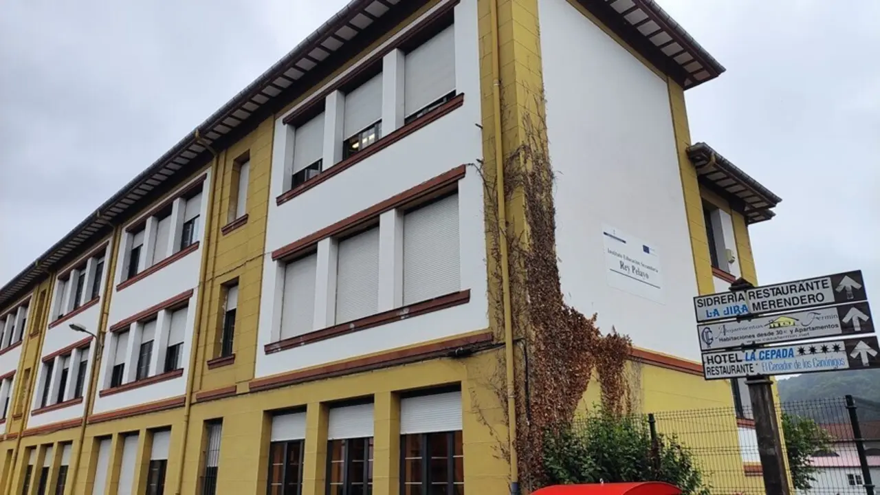 Archivo - Instituto Educaci&oacute;n Secundaria Rey Pelayo, en Cangas de On&iacute;s