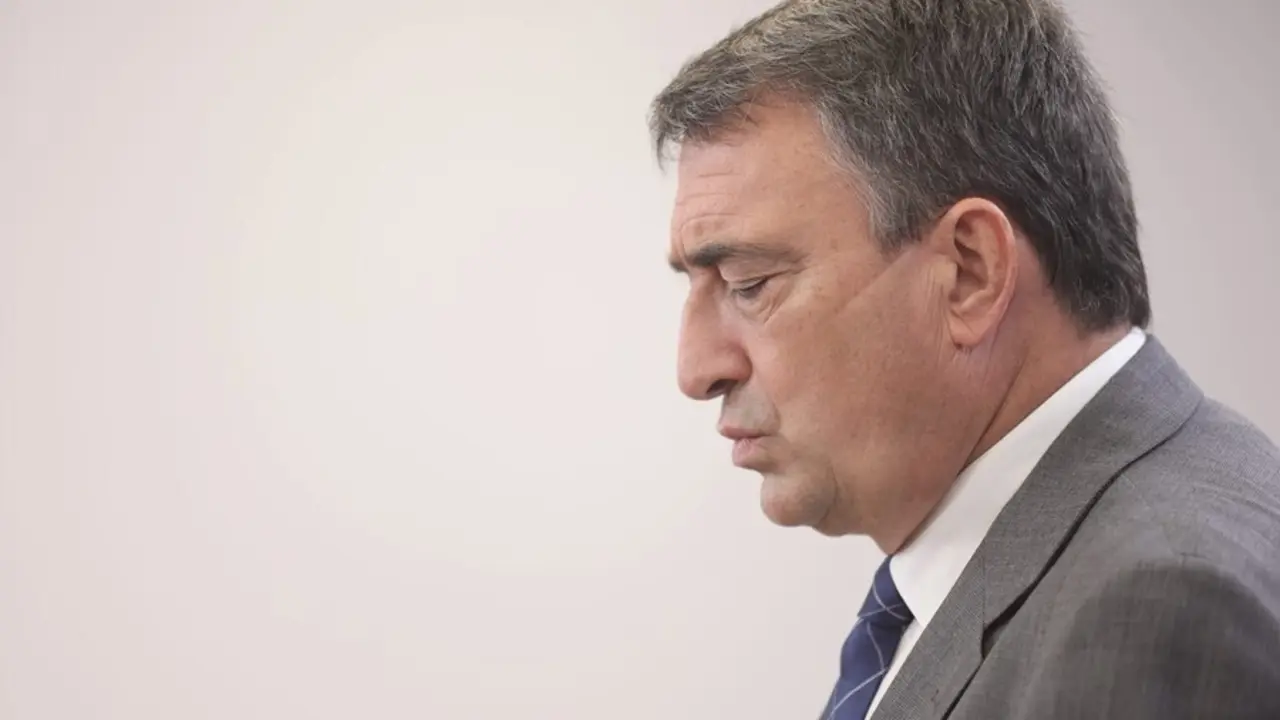 El portavoz del PNV en el Congreso de los Diputados, Aitor Esteban, ofrece una rueda de prensa,