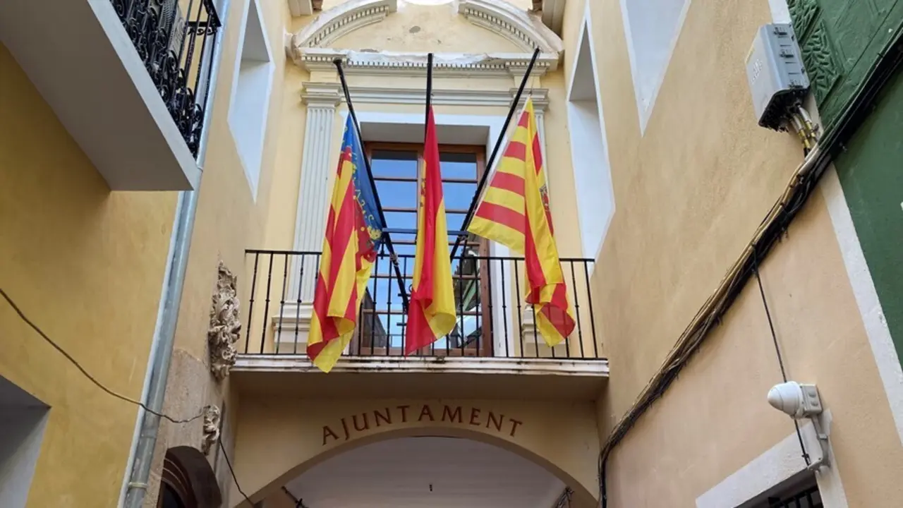 La Vila muestra su "m&aacute;s absoluta condena y rechazo" al &uacute;ltimo crimen machista y decreta tres d&iacute;as de luto