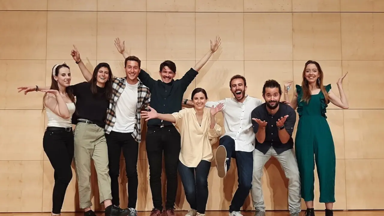 Archivo - Foto grupal de los ocho finalistas de Famelab Espa&ntilde;a 2021