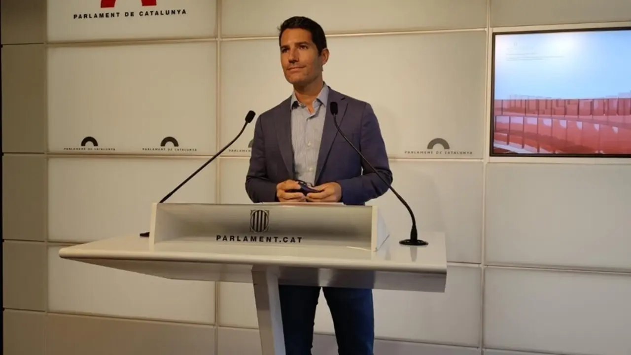 El portavoz de Cs en el Parlament, Nacho Mart&iacute;n Blanco, en rueda de prensa en el Parlament