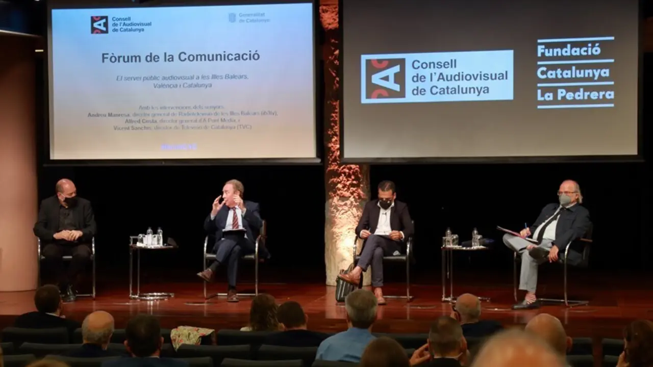 Sesi&oacute;n 'El servei p&uacute;blic audiovisual a les Illes Balears, Val&egrave;ncia i Catalunya' del F&ograve;rum de la Comunicaci&oacute; del CAC, con el director de TVC, Vicent Sanchis, el director general de IB3, Andreu Manresa, y el de &Agrave; Punt Media, Alfred Costa