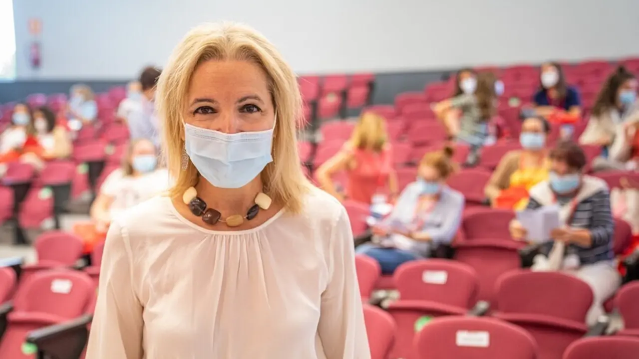 La directora de la Organizaci&oacute;n Nacional de Trasplantes (ONT), Beatriz Dom&iacute;nguez-Gil en el curso de Verano de la UR