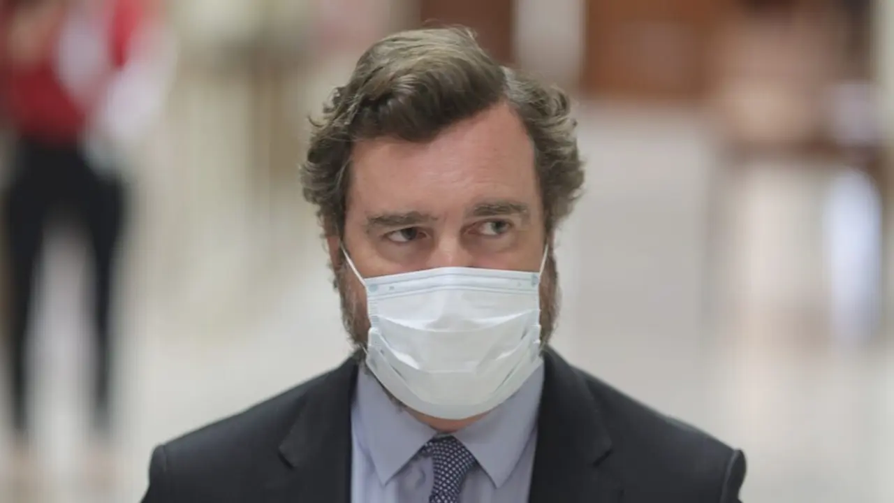 El portavoz parlamentario de Vox, Iv&aacute;n Espinosa de los Monteros, se dirige a una Junta de Portavoces en el Congreso de los Diputados, a 14 de septiembre, en Madrid (Espa&ntilde;a).