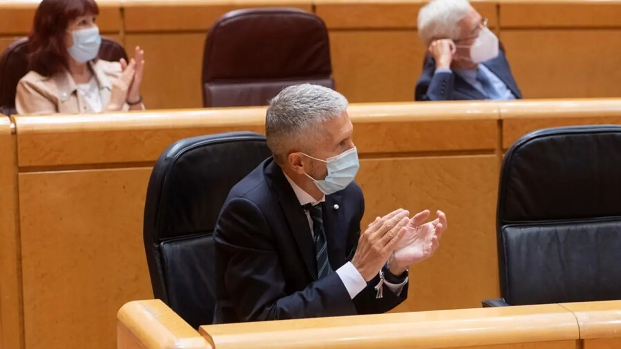 El ministro del Interior, Fernando Grande-Marlaska, durante el primer Pleno y primera sesi&oacute;n de control al Gobierno en el Senado tras el par&oacute;n estival, este martes 14 de septiembre de 2021, en Madrid