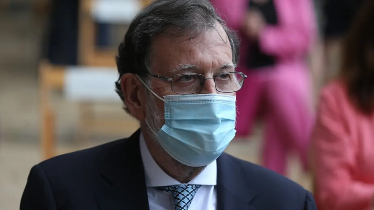 Archivo - El expresidente del Gobierno, Mariano Rajoy, durante la entrega del I Premio Rojana 'Alfredo P&eacute;rez Rubalcaba&rsquo;, a 21 de junio de 2021, en la Fundaci&oacute;n Felipe Gonz&aacute;lez, Madrid, (Espa&ntilde;a). 