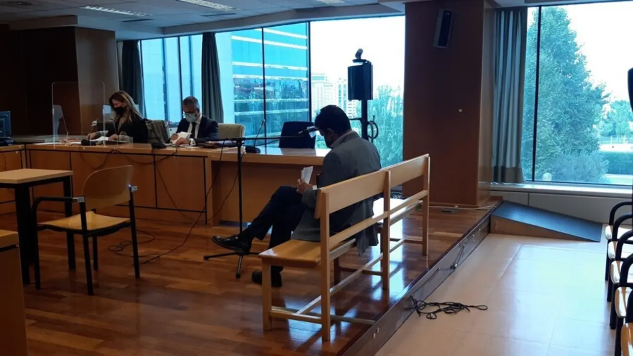 Profesor acusado de abusos sexuales a cuatro alumnas