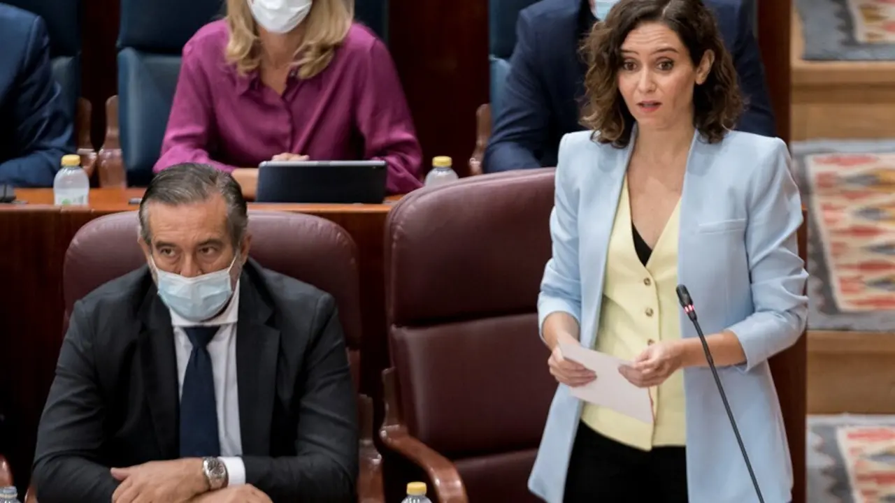 La presidenta de la Comunidad de Madrid, Isabel D&iacute;az Ayuso, interviene en una sesi&oacute;n de control al Gobierno de la Comunidad de Madrid en la Asamblea de Madrid, a 16 de septiembre de 2021, en Madrid,