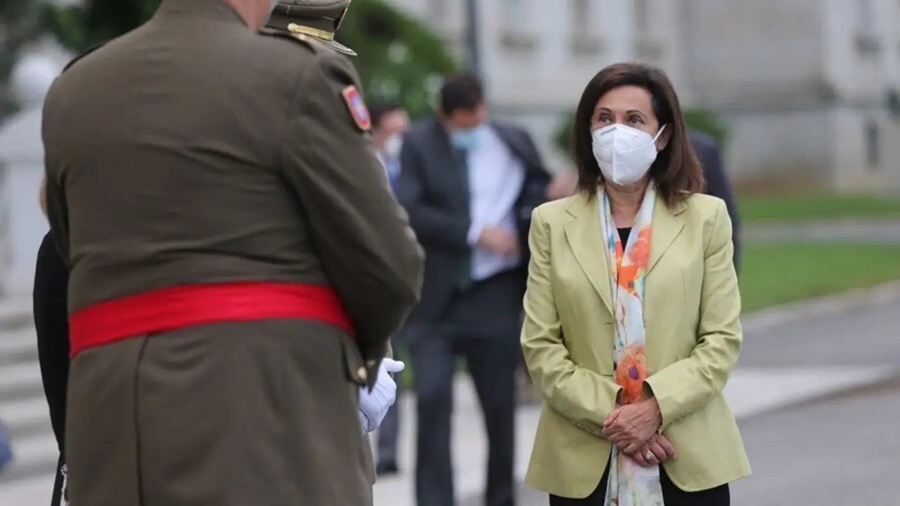 La ministra de Defensa Margarita Robles a su llegada a la inauguraci&oacute;n del curso acad&eacute;mico 2021-2022 en la Academia de Infanter&iacute;a de Toledo.