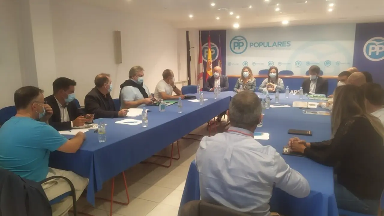 Imagen de la reuni&oacute;n del Partido Popular con los sindicatos de los Cuerpos y Fuerzas de Seguridad del Estado.