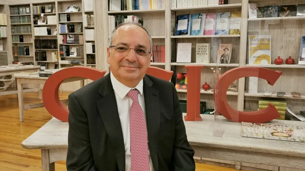 Archivo - Juan Lerma ha centrado su investigaci&oacute;n en los receptores de glutamato, mol&eacute;culas usadas por las neuronas para comunicarse unas con otras. /
