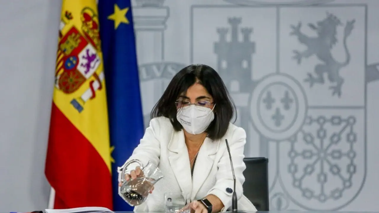 La ministra de Sanidad, Carolina Darias, durante una rueda de prensa posterior a la reuni&oacute;n del Consejo Interterritorial del Sistema Nacional de Salud, a 15 de septiembre de 2021, en Madrid (Espa&ntilde;a). Ampliar el aforo en estadios y eventos deportivos y adm