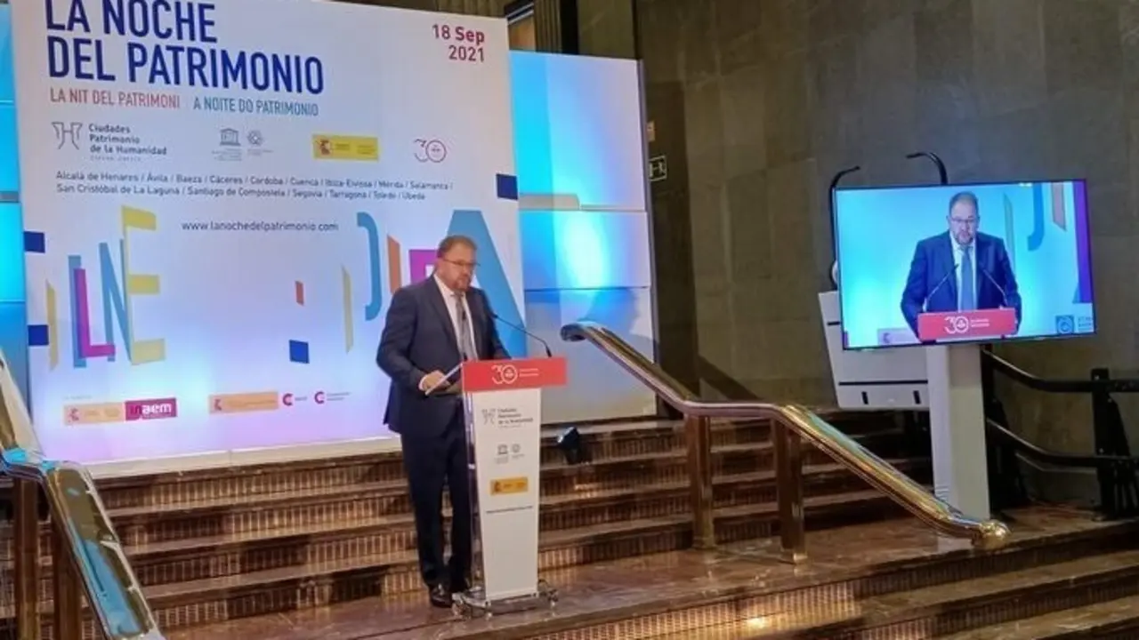 El presidente del Grupo de Ciudades Patrimonio de la Humanidad y alcalde de M&eacute;rida, Antonio Rodr&iacute;guez Osuna, en la presentaci&oacute;n de la Noche del Patrimonio. 