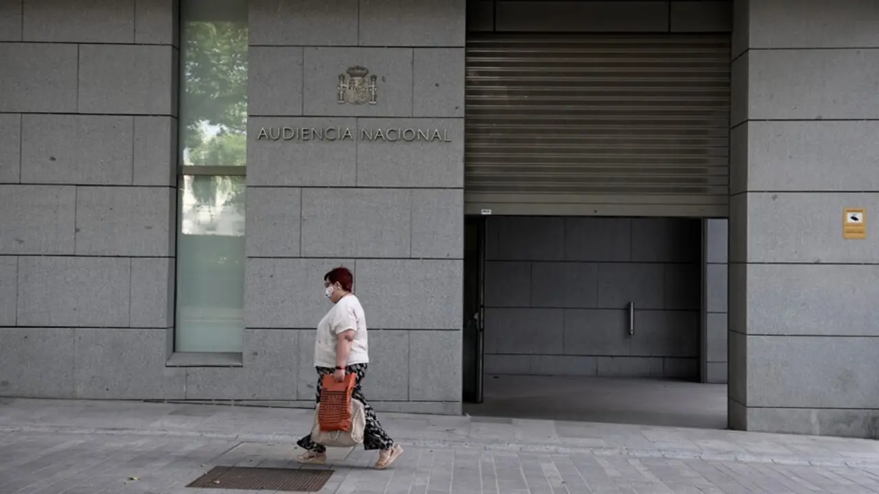 Archivo - Entrada de la Audiencia Nacional el d&iacute;a en el que declara el inspector de la Polic&iacute;a Manuel Morocho en relaci&oacute;n al caso &lsquo;kitchen&rsquo;, a 15 de junio de 2021, en Madrid (Espa&ntilde;a). El juez de la Audiencia Nacional Manuel Garc&iacute;a-Castell&oacute;n interroga este