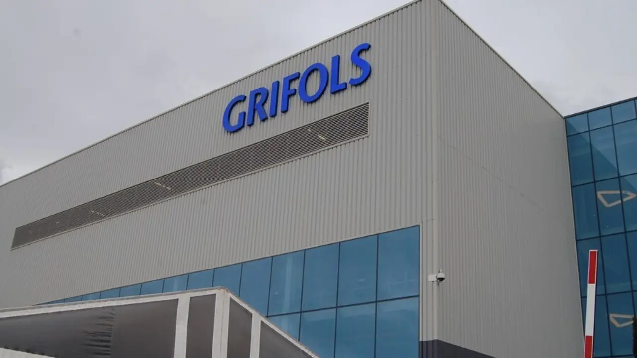 Archivo - F&agrave;brica de Grifols a Parets del Vall&egrave;s (Barcelona)