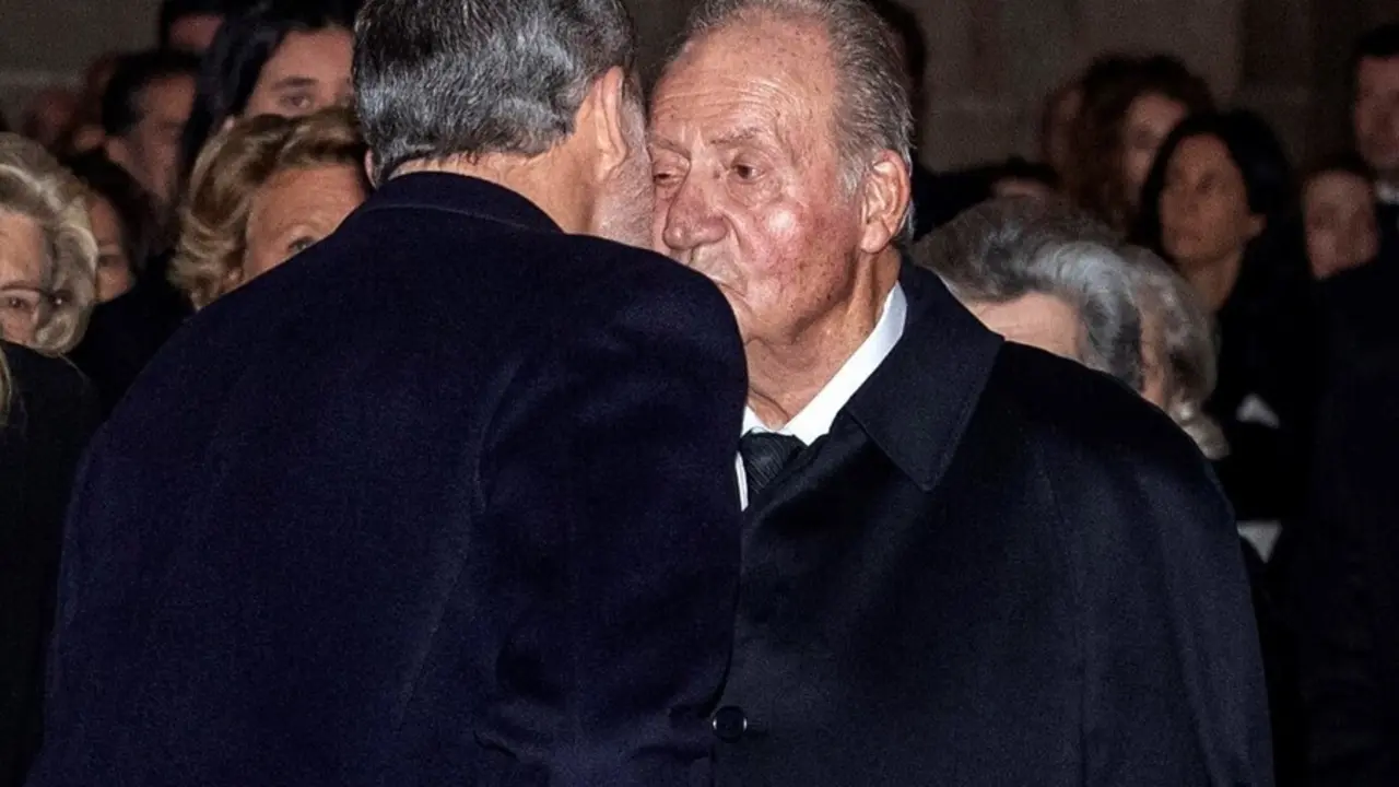 Archivo - Los Reyes Felipe y Juan Carlos, en una imagen de archivo