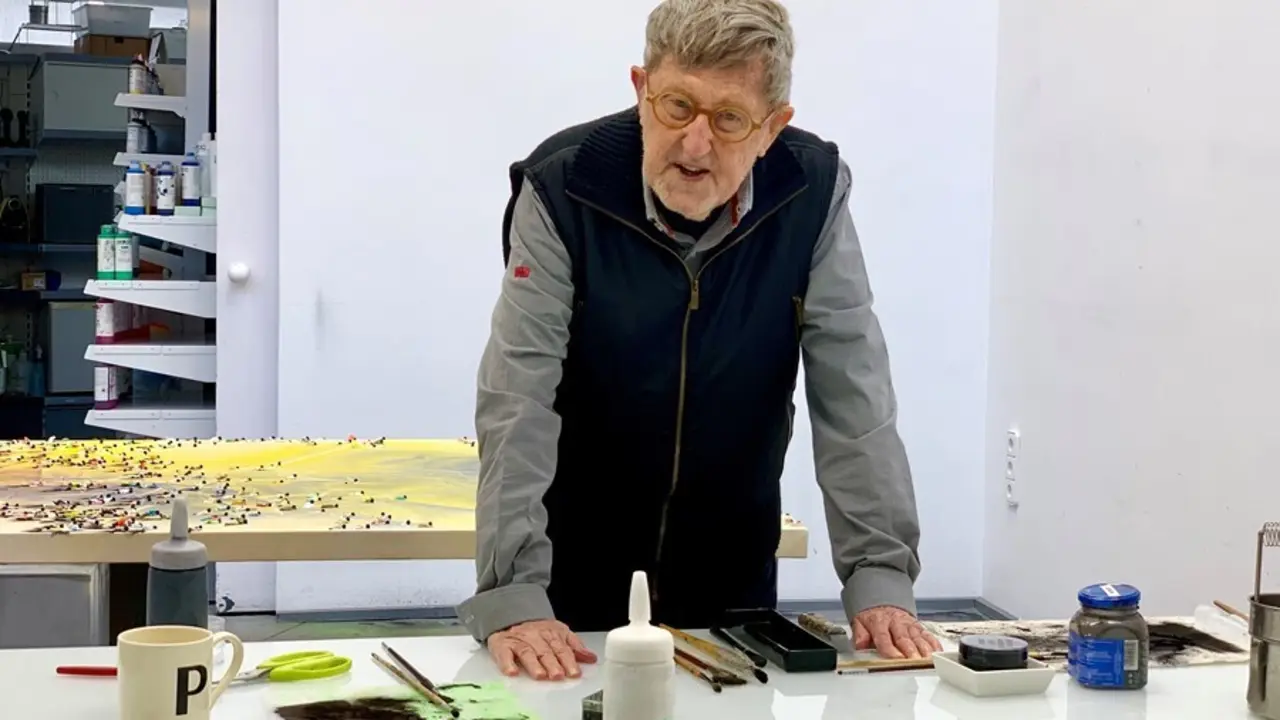 Archivo - El pintor Juan Genov&eacute;s