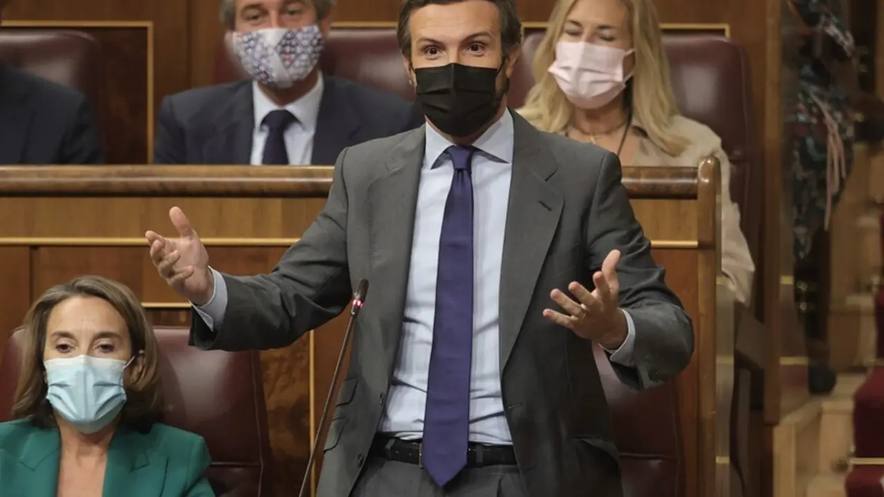 El l&iacute;der del PP, Pablo Casado, interviene en una sesi&oacute;n de control al Gobierno en el Congreso de los Diputados, a 15 de septiembre de 2021, en Madrid, (Espa&ntilde;a). 