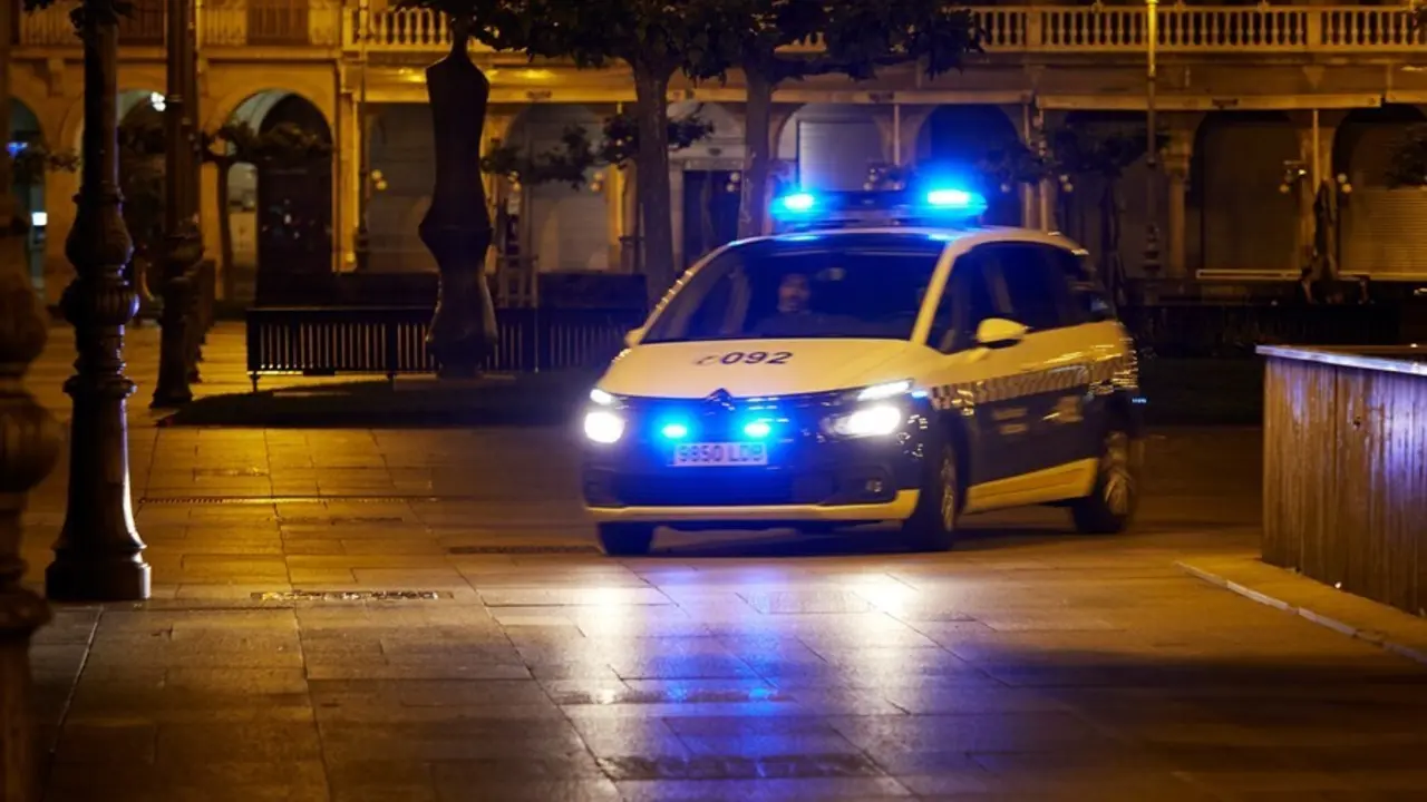 Archivo - Un patrulla de la Policia Municipal de Pamplona