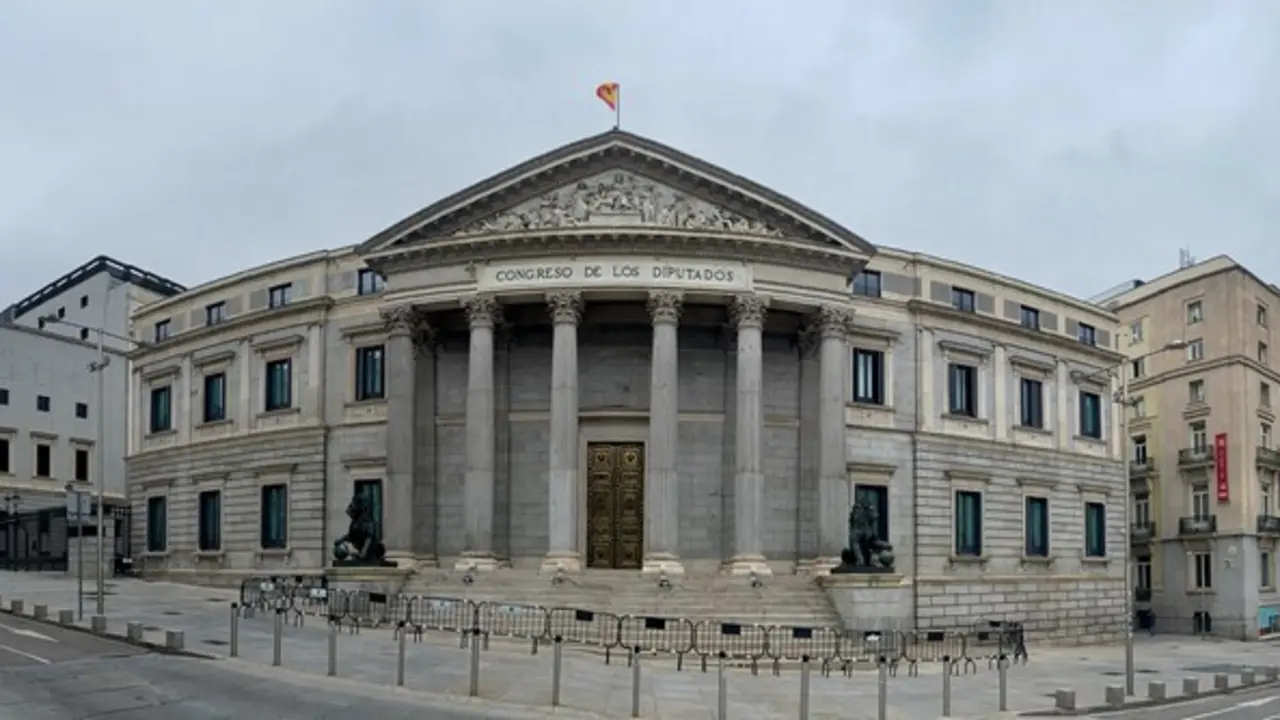 Archivo - Fachada del Congreso de los Diputados 