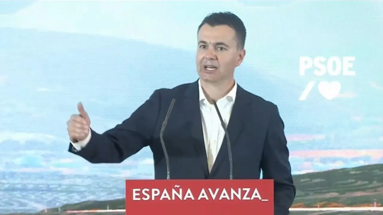 El portavoz parlamentario del PSOE, H&eacute;ctor G&oacute;mez, se dirige al Comit&eacute; Federal de Juventudes Socialistas este 19 de septiembre.